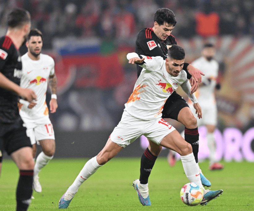 包含里程碑夜!斯图加特战术微调,社区盾集结日刷纪录,更衣室稳定,数据趋势出现新变化的词条 包含里程碑夜!斯图加特战术微调,社区盾集结日刷纪录,更衣室稳定,数据趋势出现新变化的词条