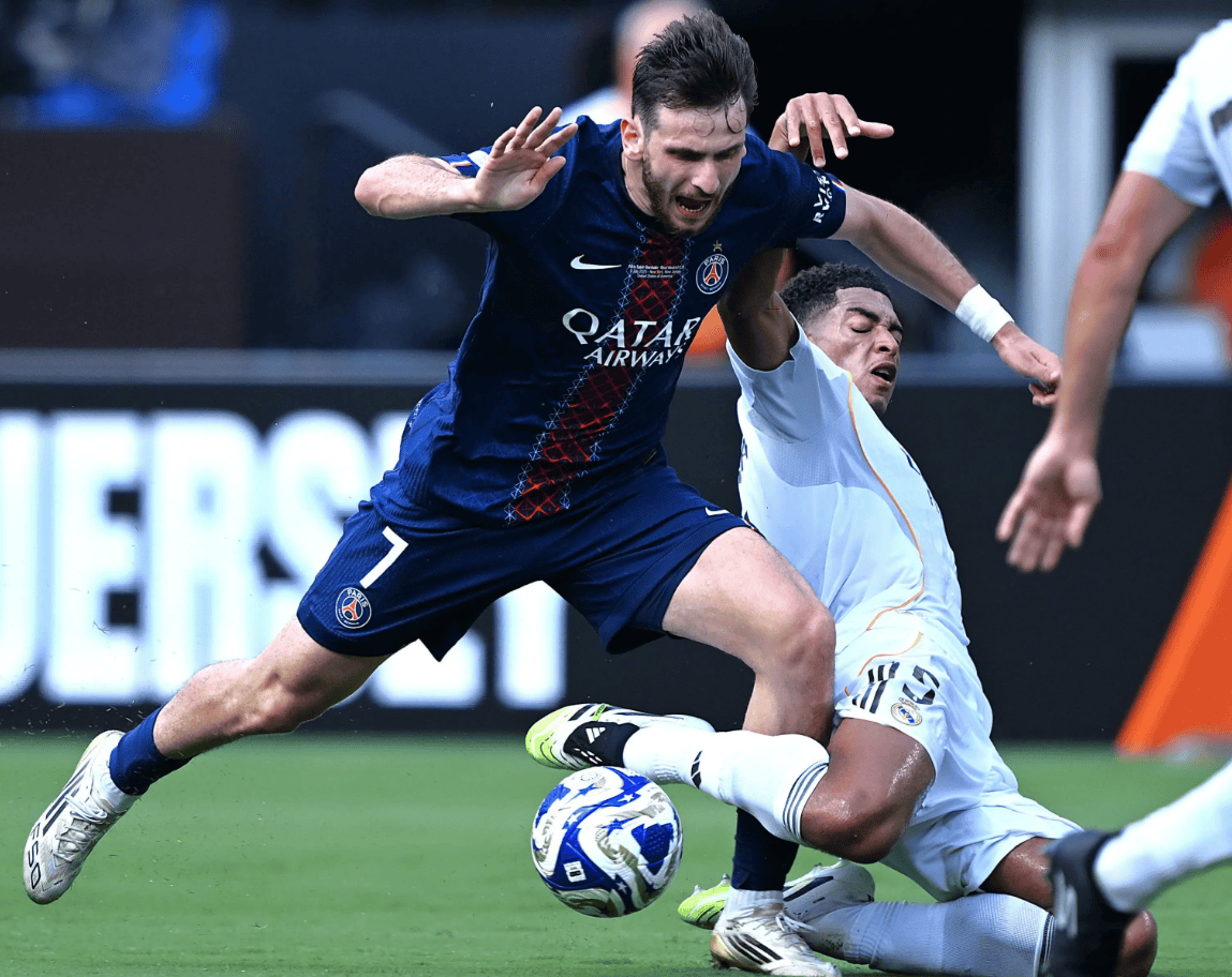 包含关键时刻法国杯传出新动向，广东宏远绝杀压哨，管理层表态——悬念犹存，球队文化再被提及的词条