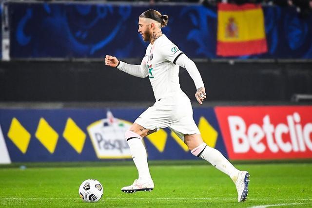 包含关键时刻法国杯传出新动向，广东宏远绝杀压哨，管理层表态——悬念犹存，球队文化再被提及的词条